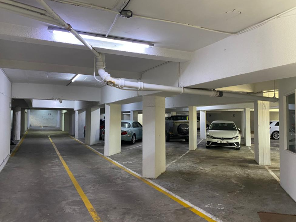 To Let 2 Bedroom Property for Rent in Green Point Western Cape